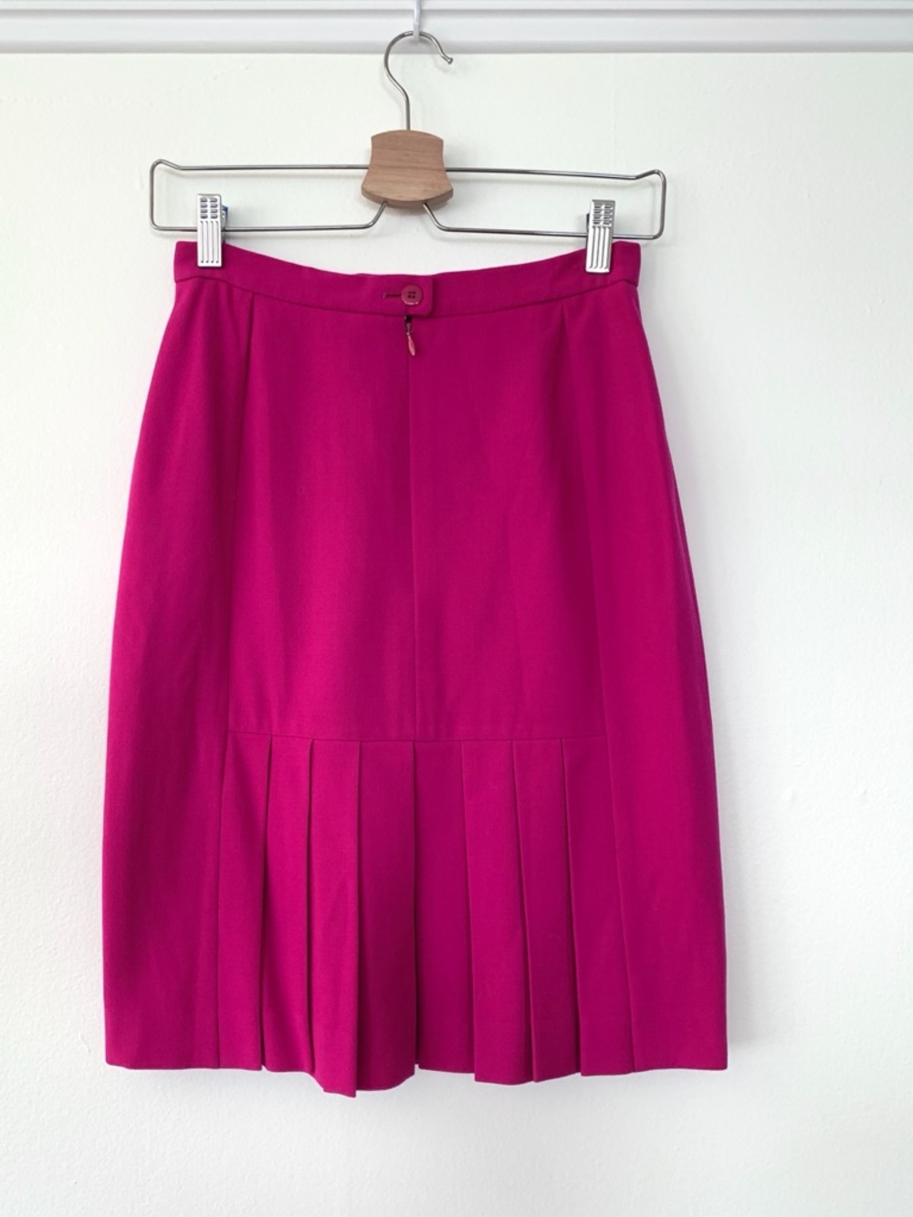 vintage Escada dark fuchsia pink pleated wool skirt
